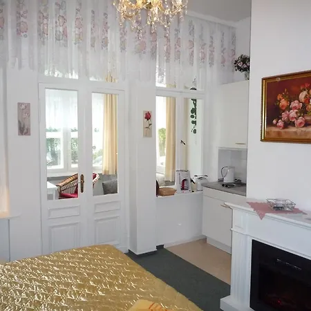 Lägenhet Ferienwohnung Schloss Hohenzollern 70 M Zum Strand